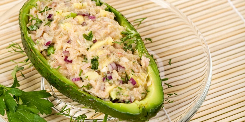 Salata de ton cu avocado
